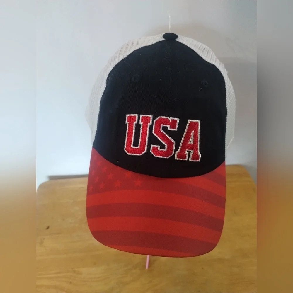 🇺🇸 USA Trucker Hat – Red White & Blue Mesh Snapback Baseball Cap